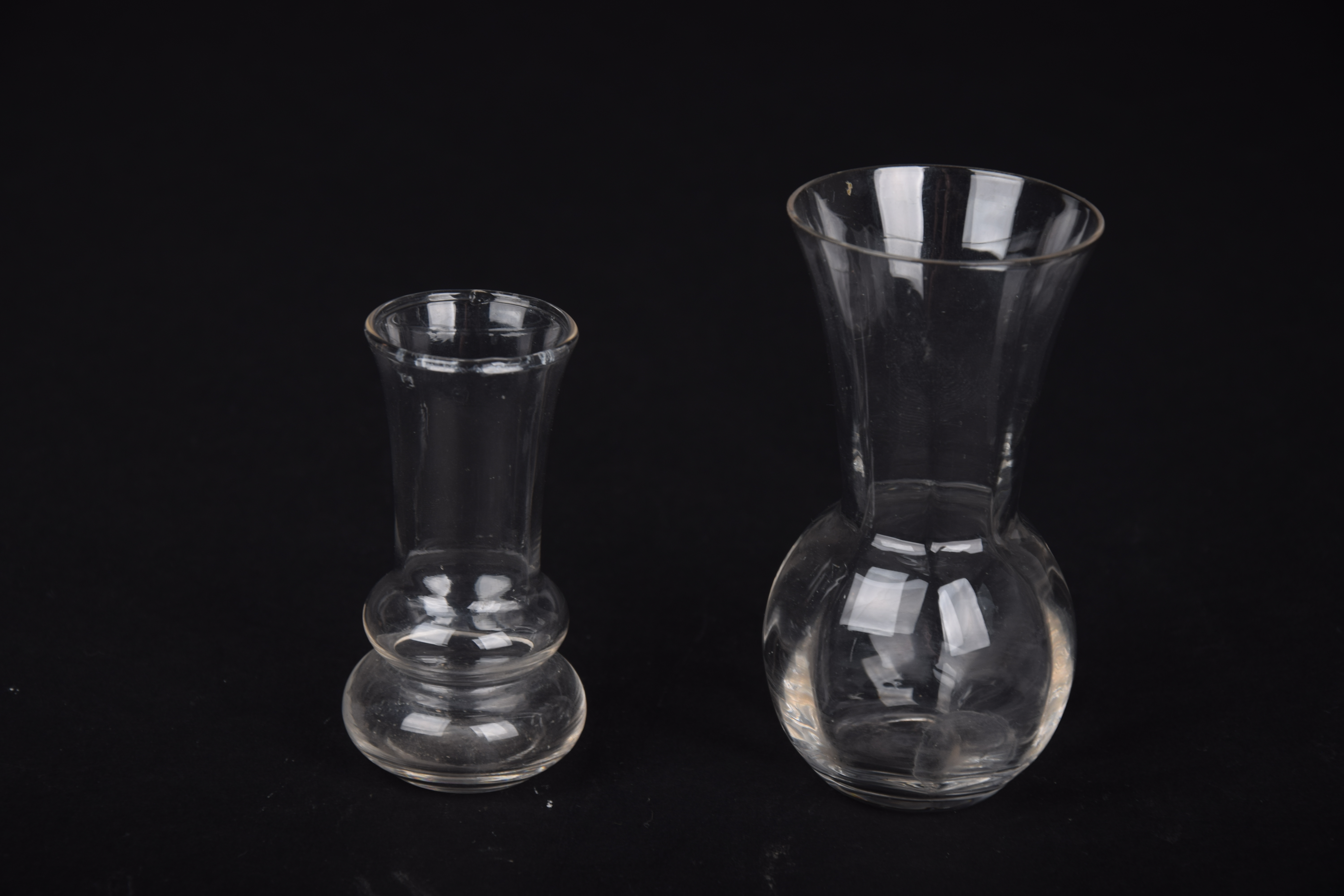Vaas (2) - Glas - Tweetal vaasjes   Nederland -  1950-1960